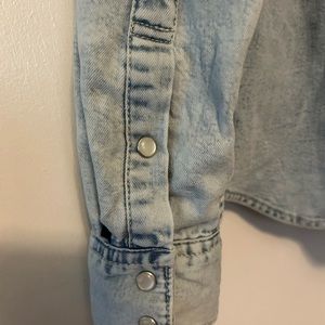 Women's Levi long sleeve shirt